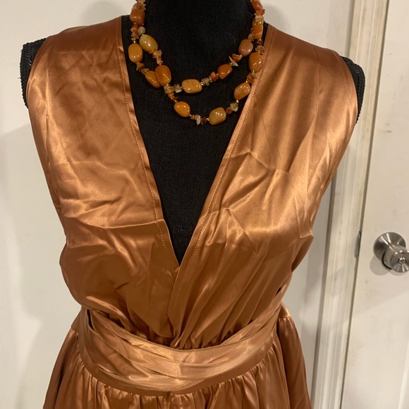 New Criss Cross Back Romper - Picture 6 of 6